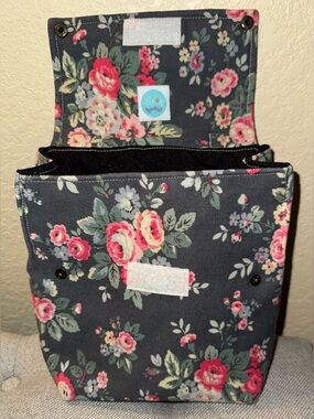 Loop by Jublizz lunch bag, 9” w x 9 1/2” h x 5”d